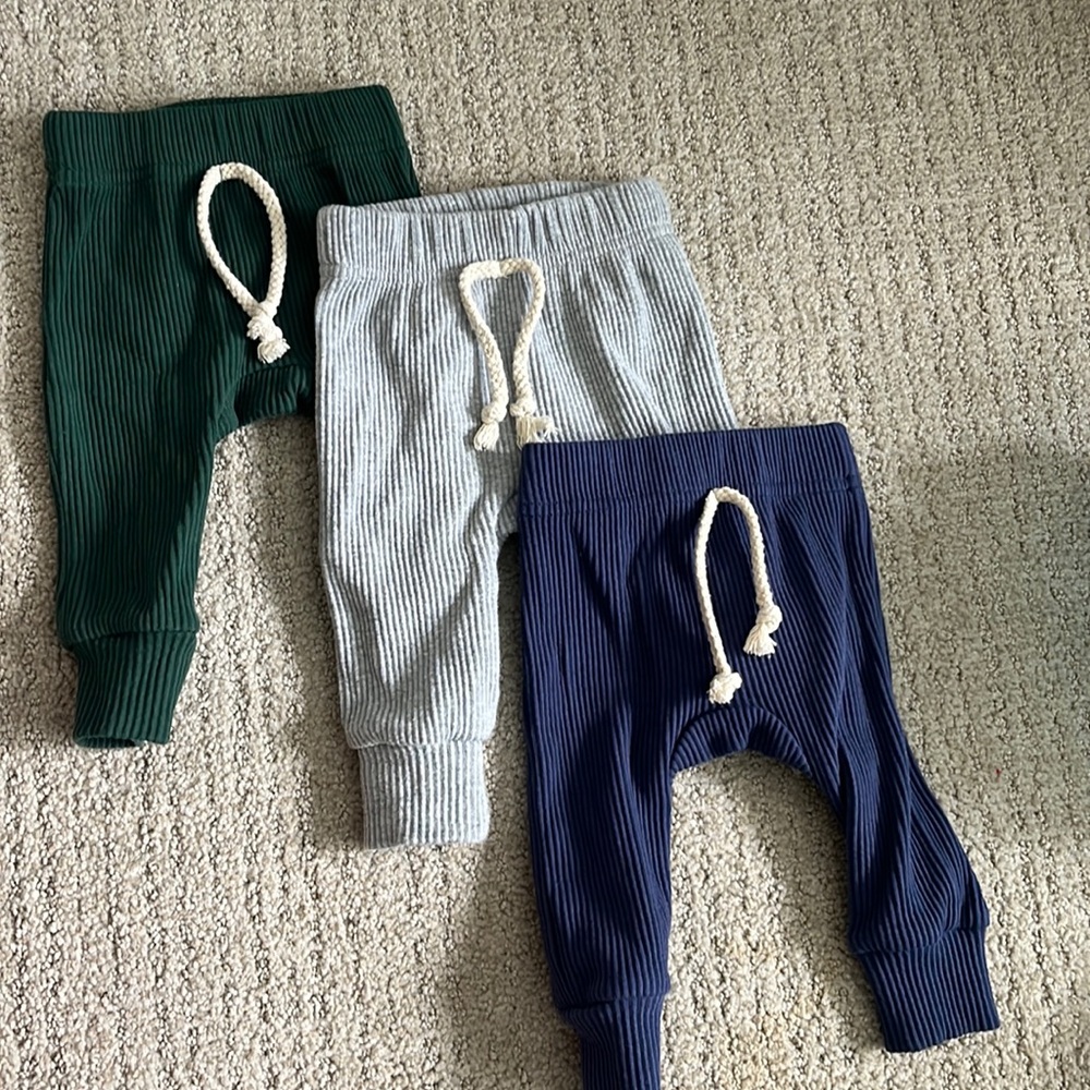 Little One Shop, Set of 3 ribbed leggings.